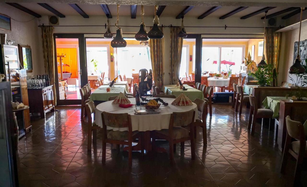 Hotel Weinhaus Burg-schneider *